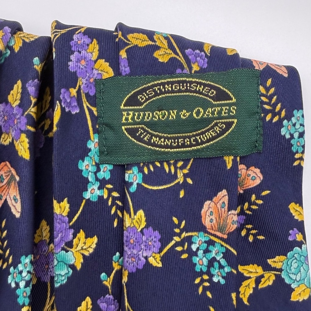 Hudson & Oates Silk Tie OS Navy Blue Floral Butterfly Botanical Vintage Preppy - Picture 5 of 7